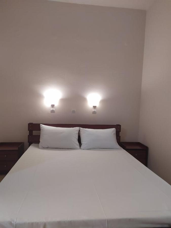 Markos 4 * Stoupa