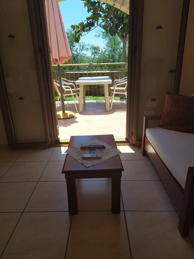 Markos 4 * Stoupa